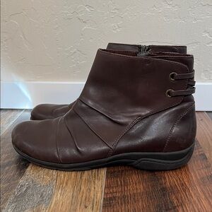 Clarks Christine Tilt women's leather ankle boots